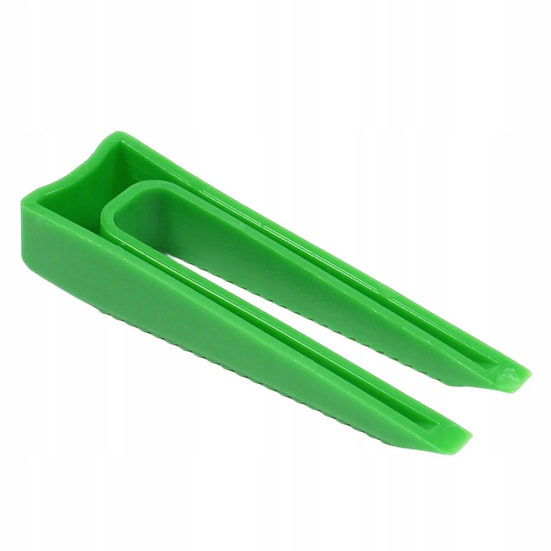 Zielony klin do systemu poziomowania płytek STAR – widok boczny