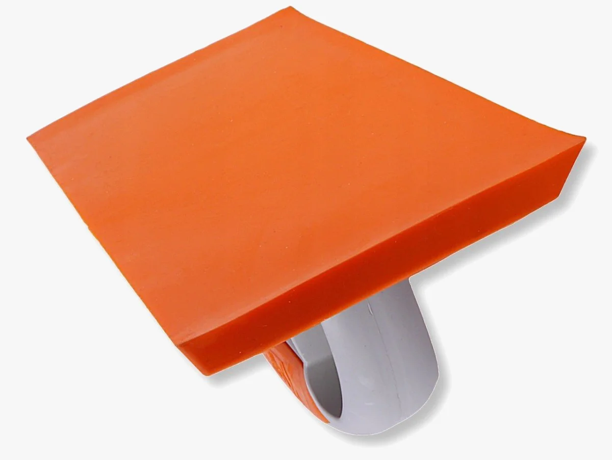 Paca do fugowania TYTANX z widoczną gumową powierzchnią roboczą